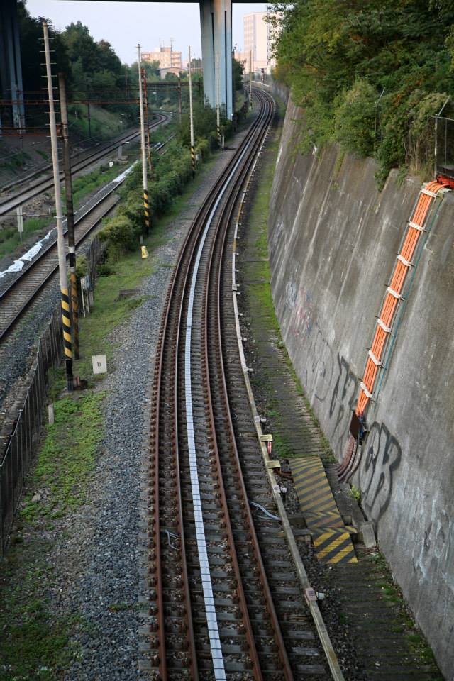 Kolej na Kačerově, po které míří vlaky metra po povrchu do depa Kačerov - Foto: Štěpán Rusňák