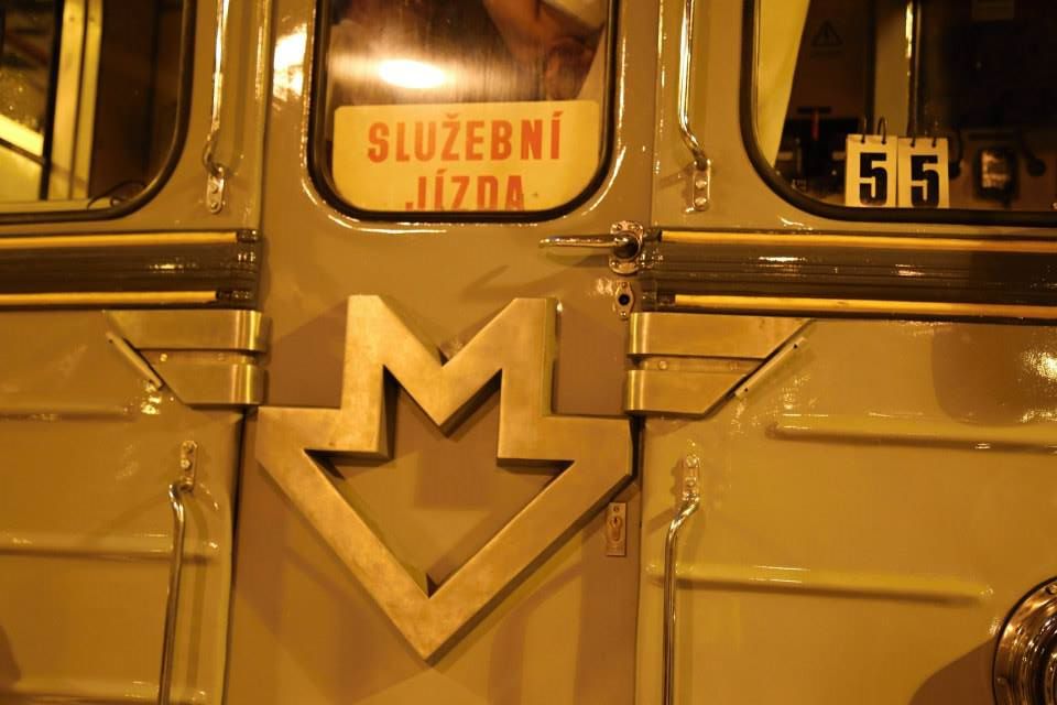 Maska soupravy Ečs (81-709) je nejstarší typ sovětských vozů metra vyráběných pro pražské metro, kde byly provozovány v letech 1974–1997.  - Foto: Štěpán Rusňák 