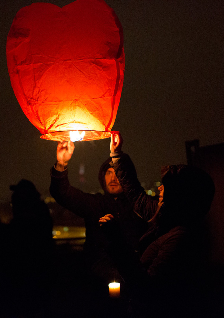 Pouštění lampionů při příležitosti příchodu nového čínského roku dřevěné kozy - Foto: Charlie Fotograf