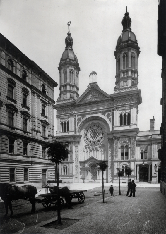 Východní průčelí Vinohradské synagogy, kolem 1905