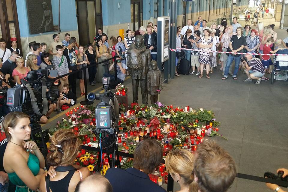 Pocta Siru Nicholasi Wintonovi na Hlavním nádraží v Praze - Foto: Eugen Kukla