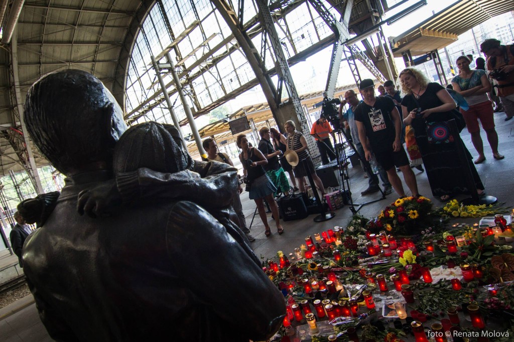 Pocta Siru Nicholasi Wintonovi na Hlavním nádraží v Praze - Foto: Renata Molová