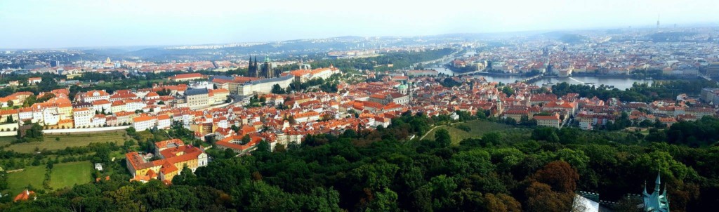 Krásný výhled z Petřínské rozhledny na Prahu. Foto: David Černý