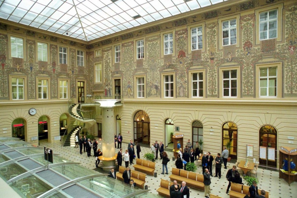 Dvroana hlavního pražského poštovního úřadu - (současný stav)